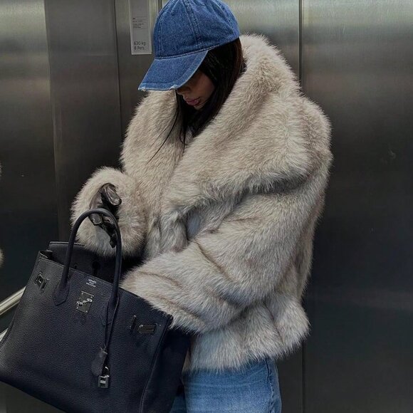 K Casual Women's Thick Faux Fur oversized Collar Jacket - Picture 4 of 11